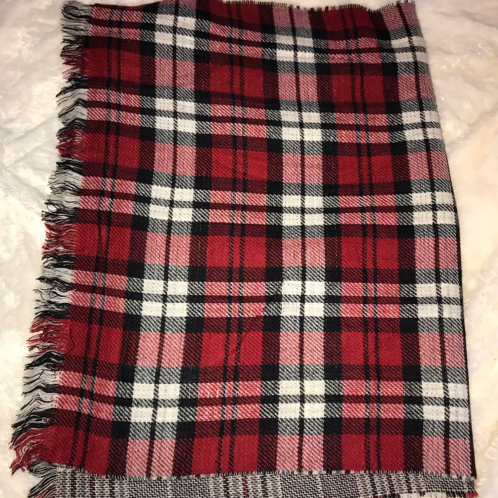 Red/Black Plaid Scarf/Wrap